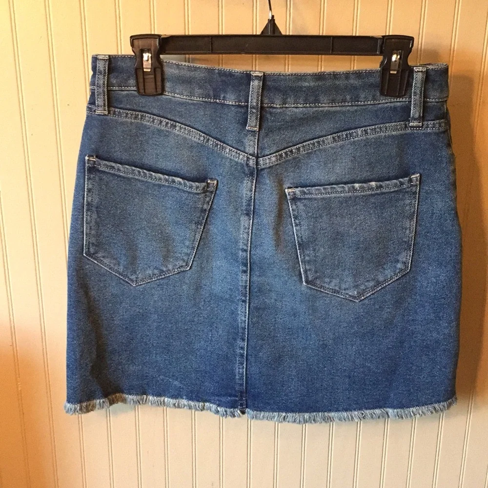 Arizona jean co blue jean skirt size 9 distressed details‎